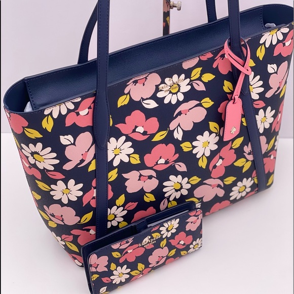 Kate Spade Road Trip Floral Large Tote Bag & Large Slim Bifold Wallet Bl… - Picture 6 of 12